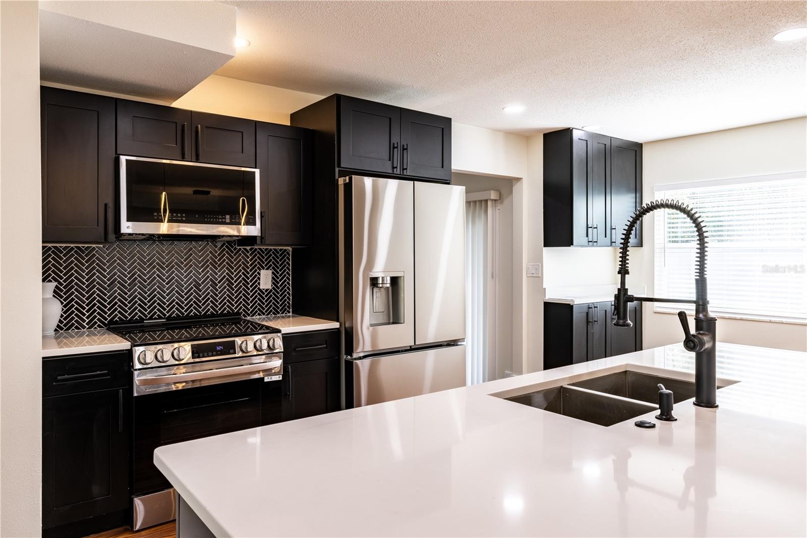 Image 8 of 72 For 226 Willowick Avenue