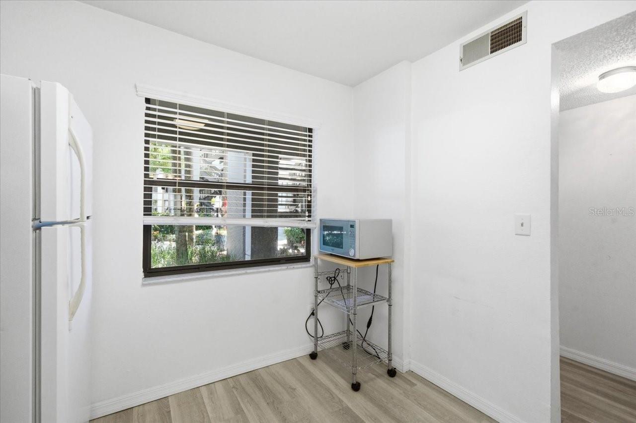 Image 11 of 38 For 3399 Mermoor Drive 101