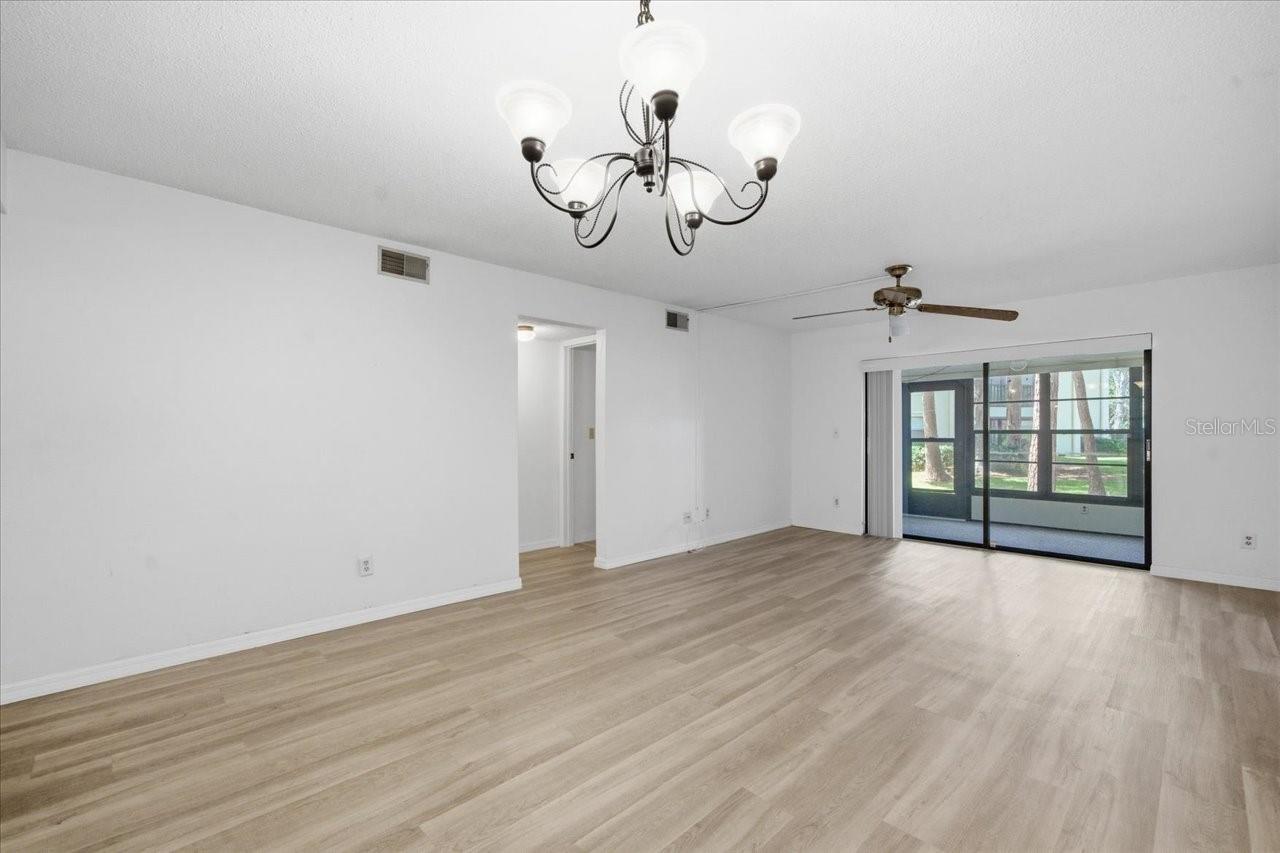 Image 13 of 38 For 3399 Mermoor Drive 101