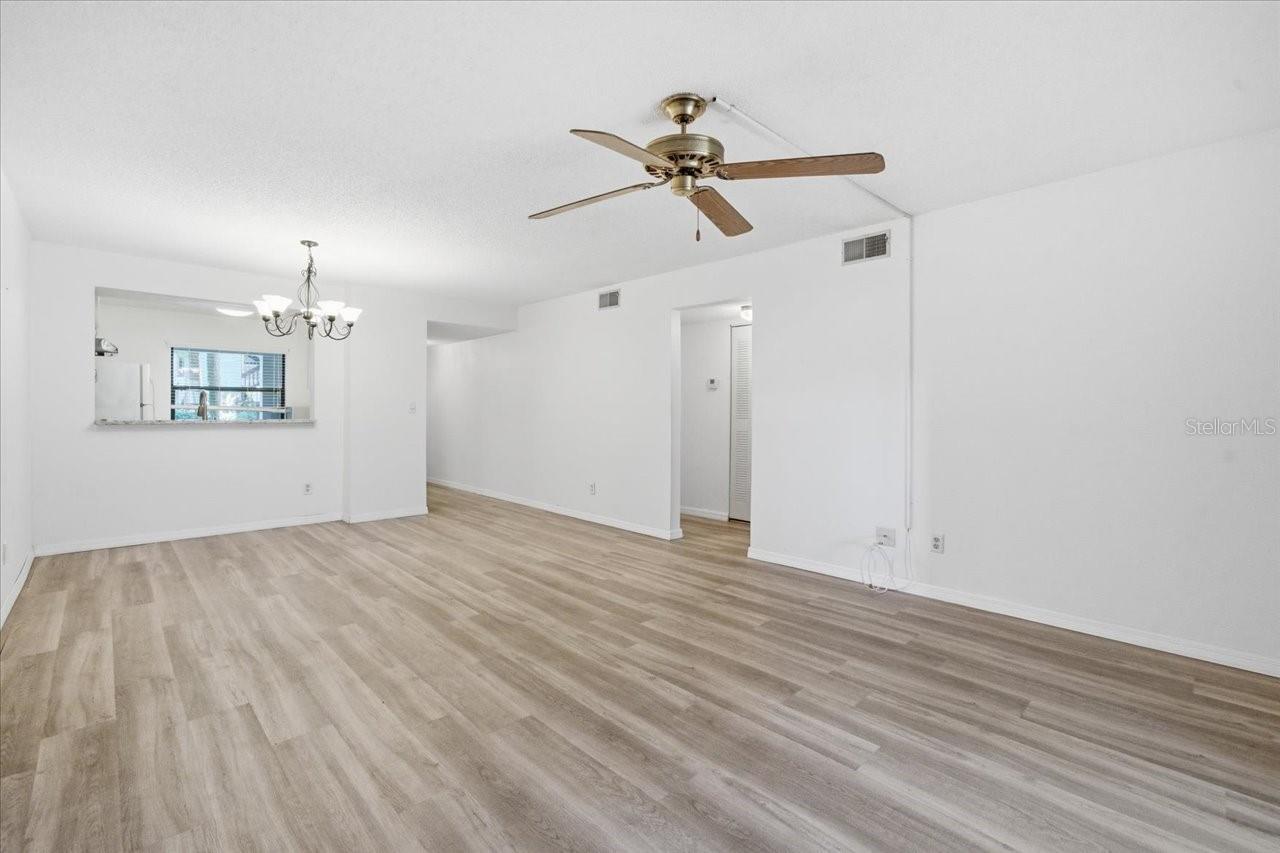 Image 15 of 38 For 3399 Mermoor Drive 101