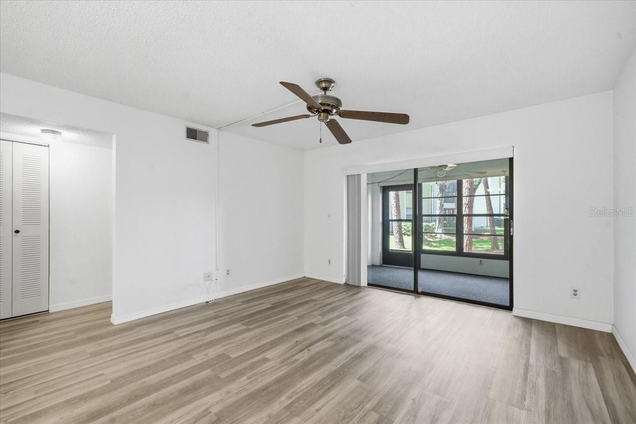 Image 16 of 38 For 3399 Mermoor Drive 101