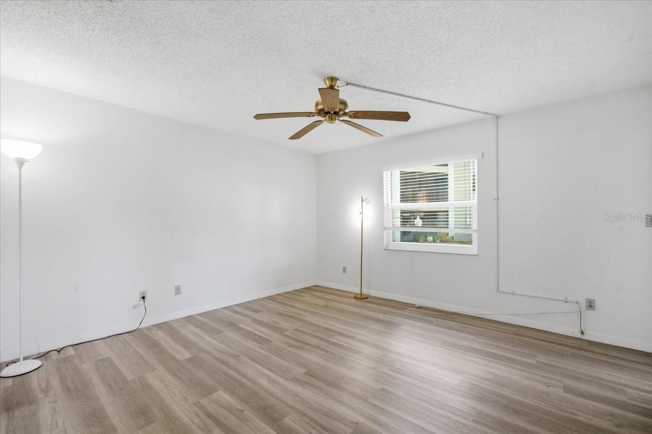 Image 18 of 38 For 3399 Mermoor Drive 101