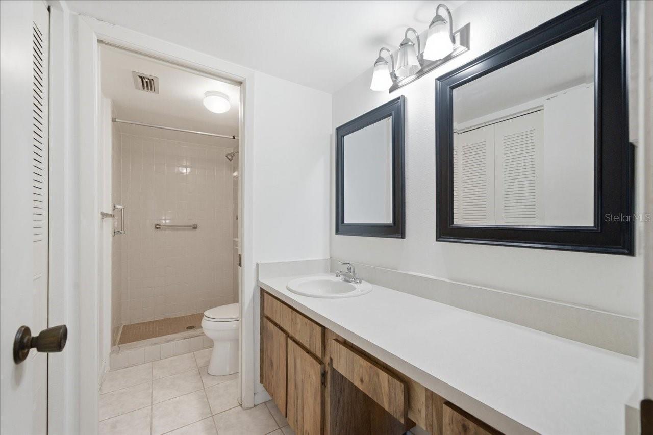 Image 22 of 38 For 3399 Mermoor Drive 101