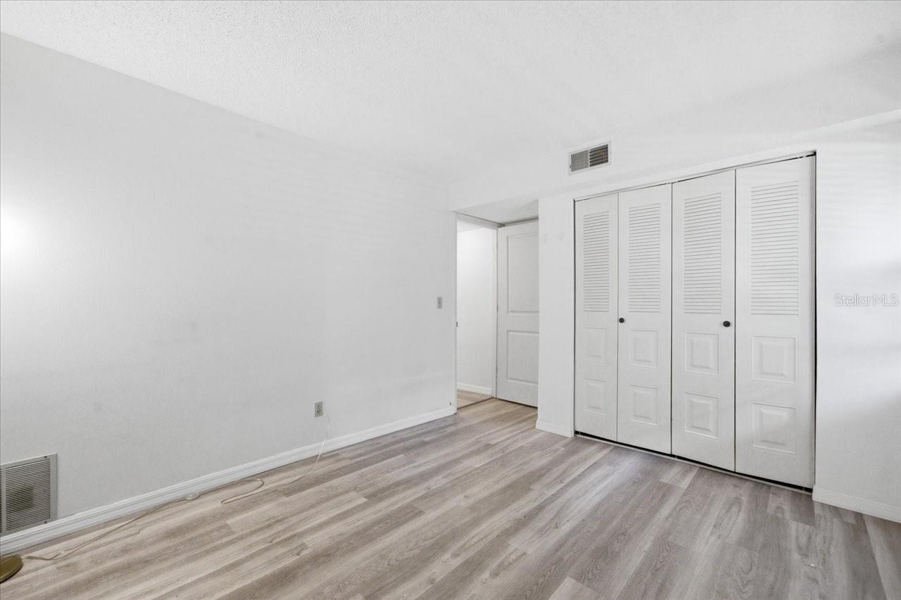 Image 24 of 38 For 3399 Mermoor Drive 101