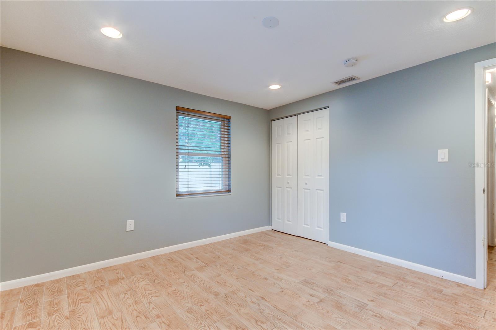 Image 10 of 13 For 2925 Tyson Avenue