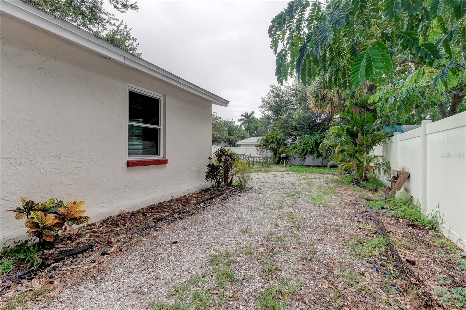 Image 12 of 13 For 2925 Tyson Avenue