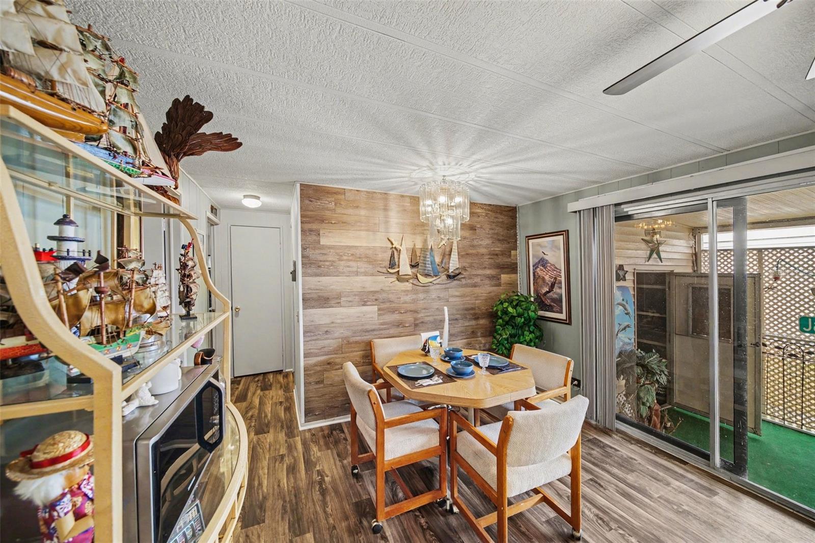 Image 12 of 33 For 12501 Ulmerton Road 33