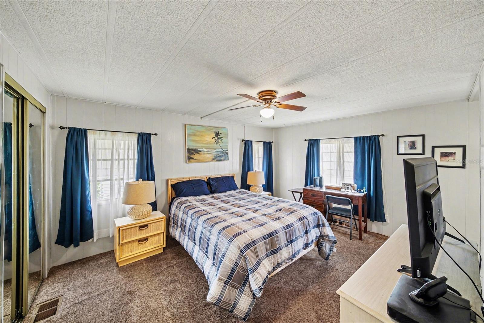 Image 15 of 33 For 12501 Ulmerton Road 33