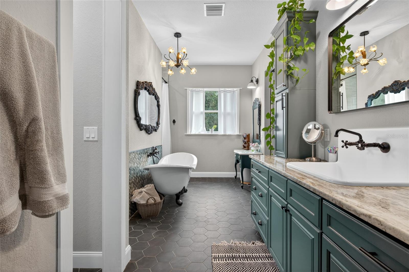 Image 38 of 68 For 2851 Bruton Road