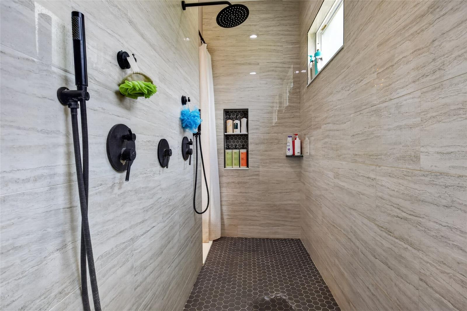 Image 43 of 68 For 2851 Bruton Road