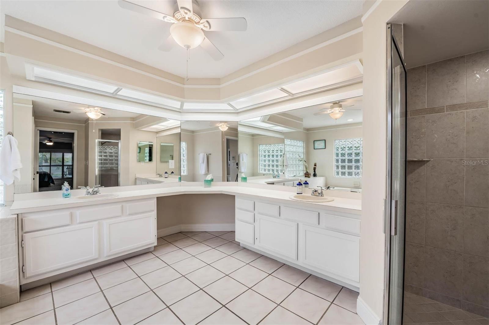 Image 26 of 45 For 2542 Mason Oaks Drive