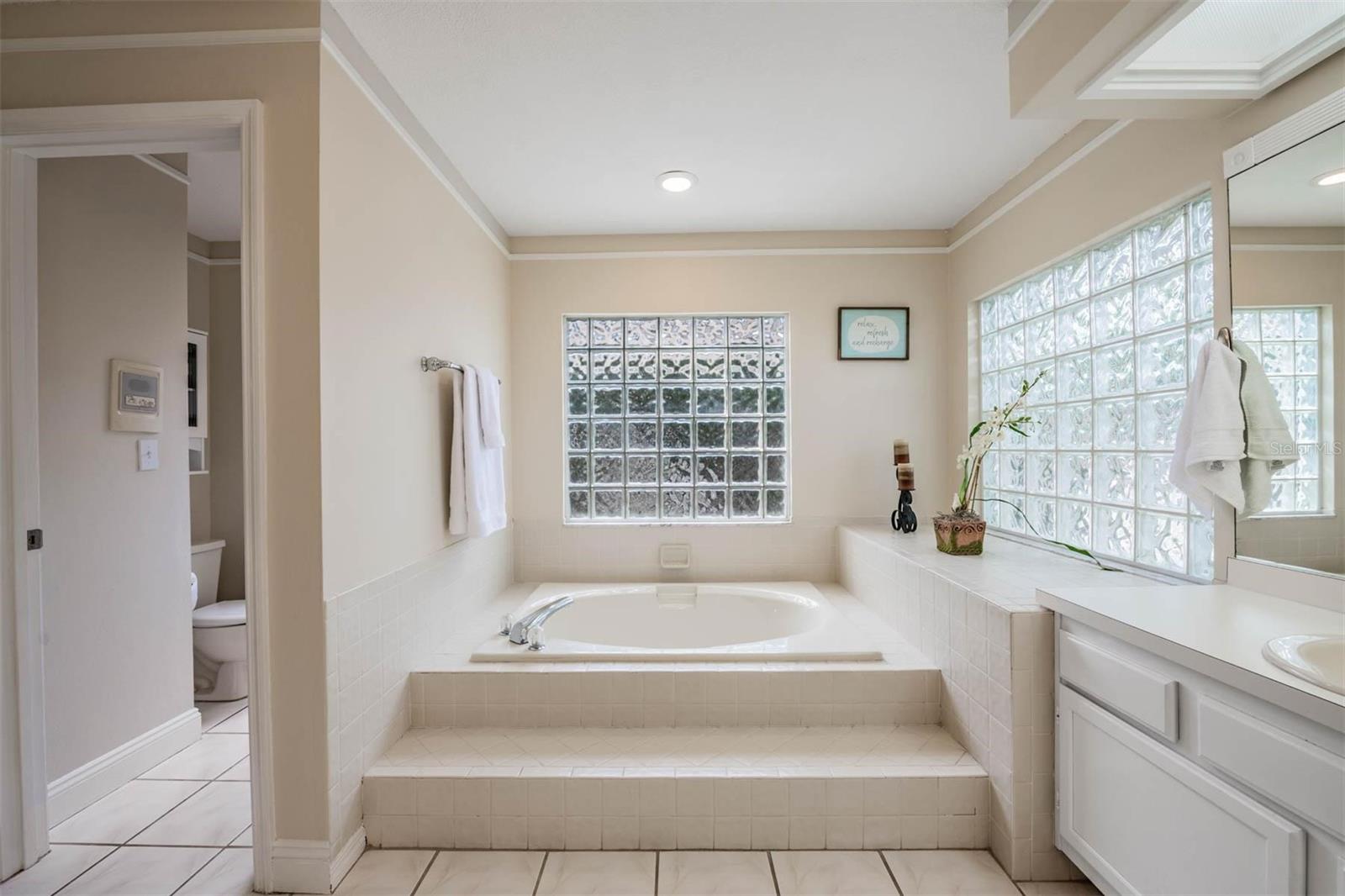 Image 27 of 45 For 2542 Mason Oaks Drive