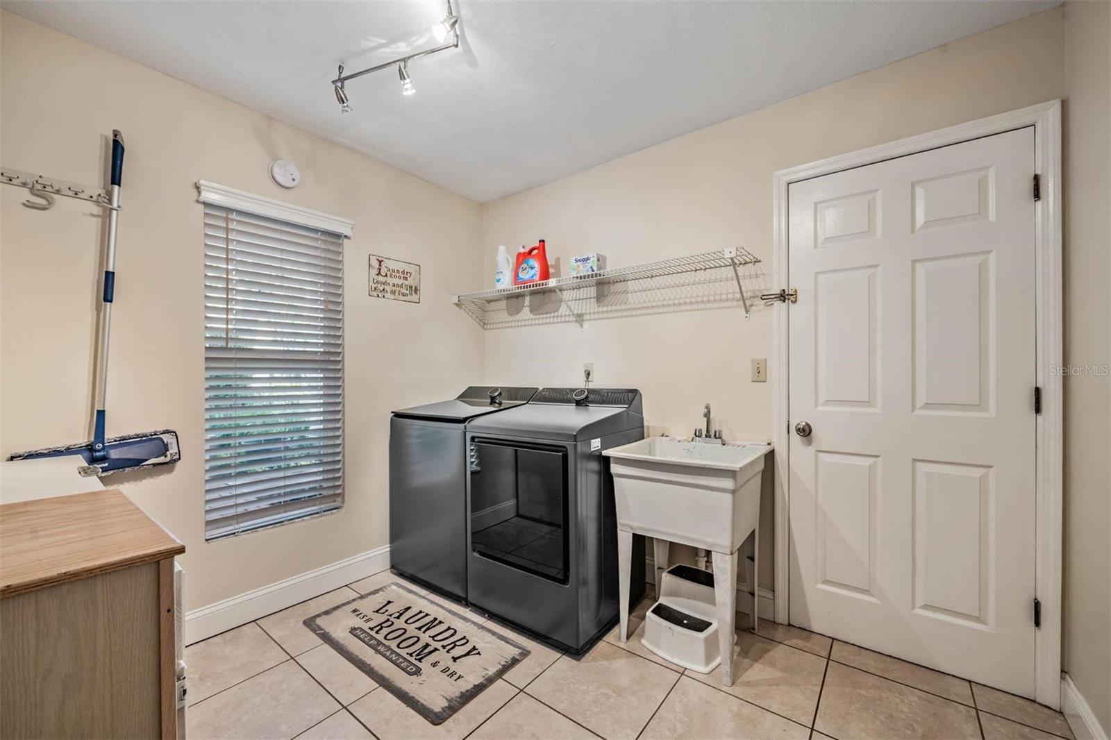 Image 28 of 45 For 2542 Mason Oaks Drive