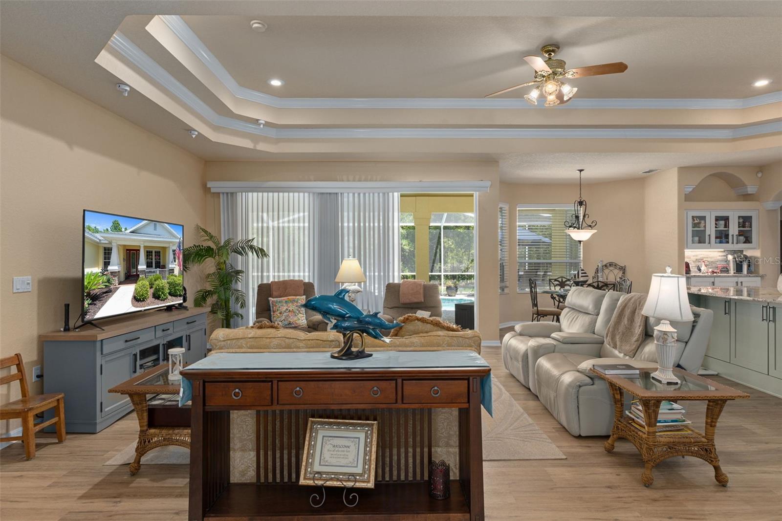 Image 10 of 75 For 102 Whitewood Street