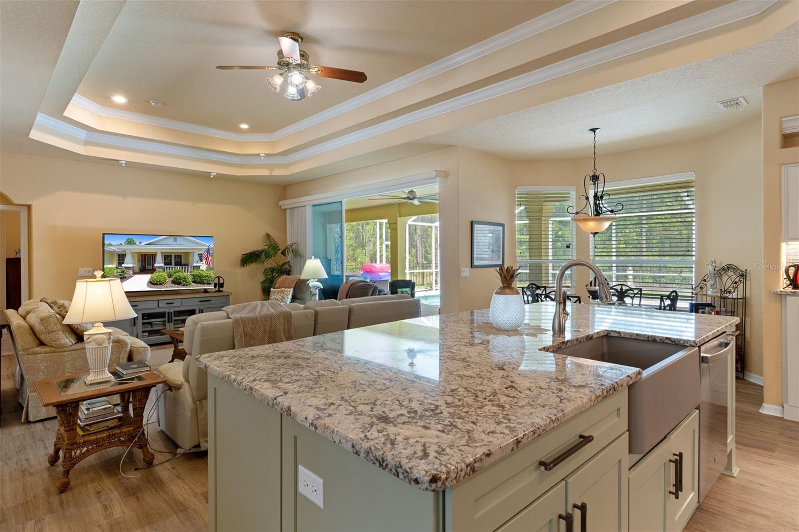 Image 13 of 75 For 102 Whitewood Street