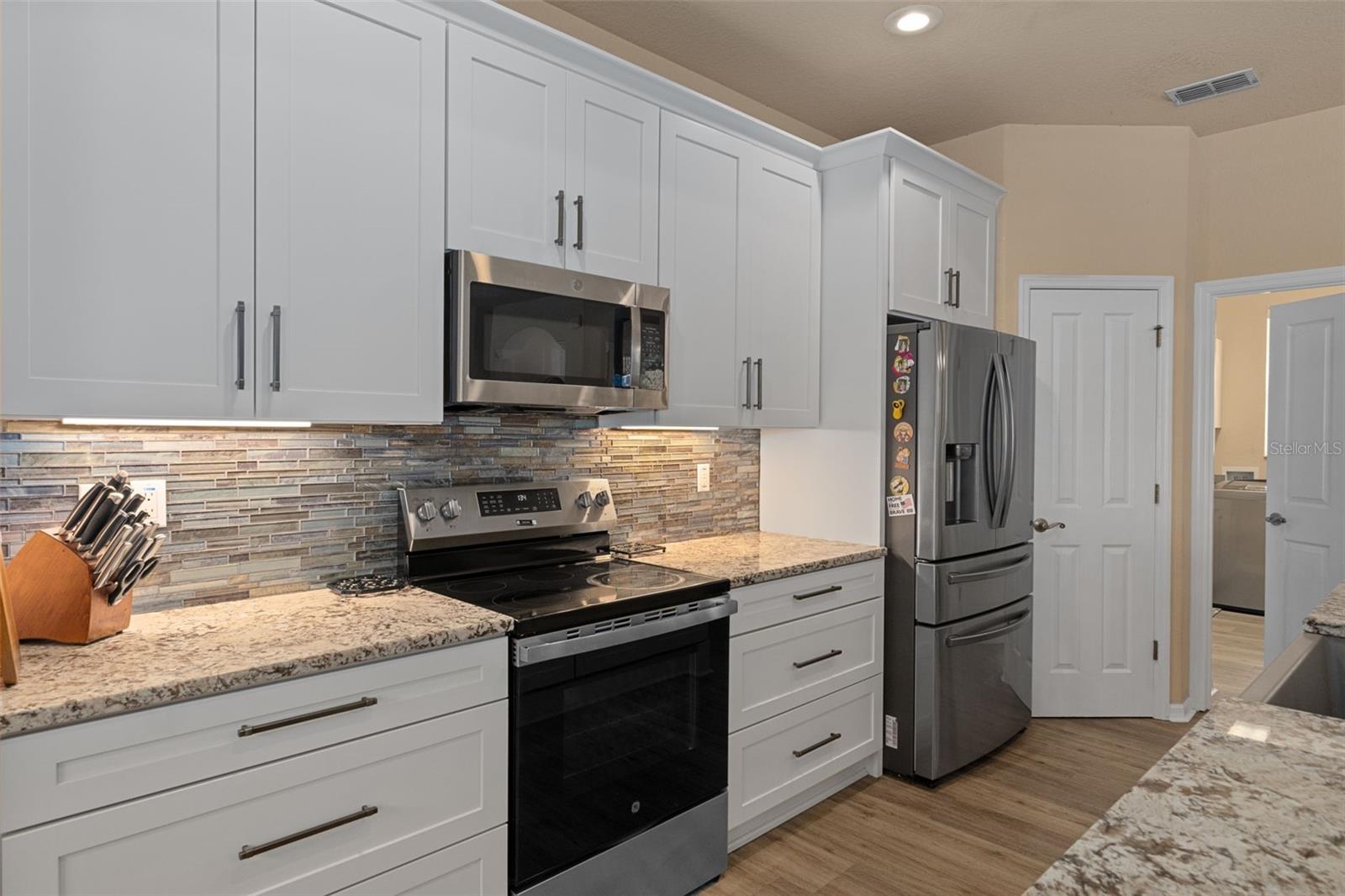 Image 19 of 75 For 102 Whitewood Street