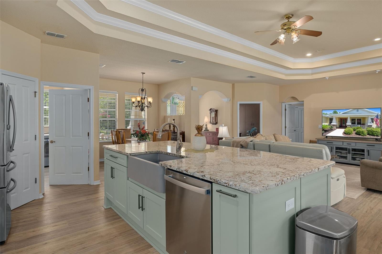 Image 20 of 75 For 102 Whitewood Street