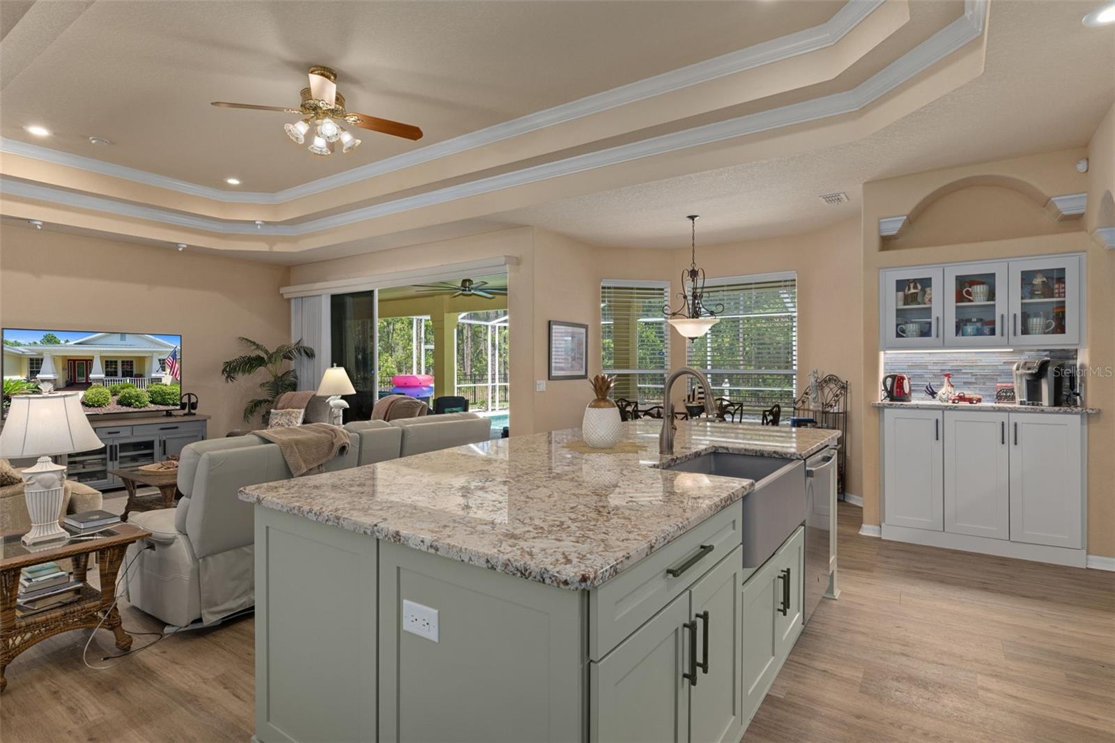 Image 22 of 75 For 102 Whitewood Street