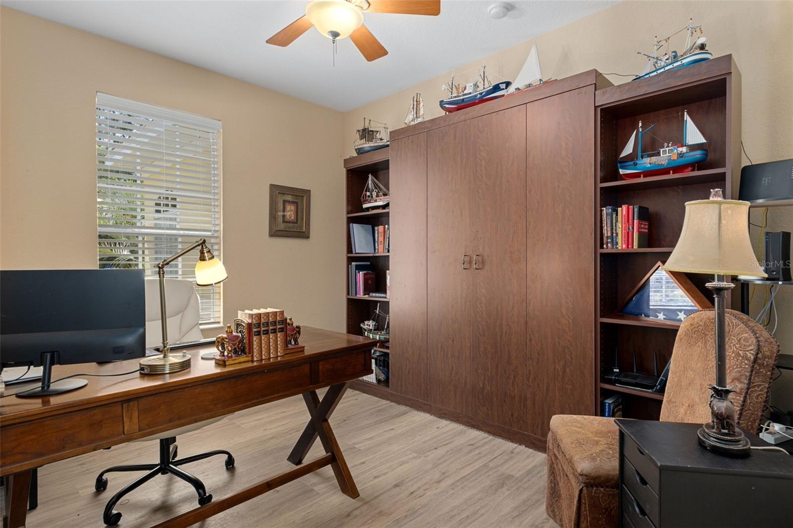 Image 25 of 75 For 102 Whitewood Street