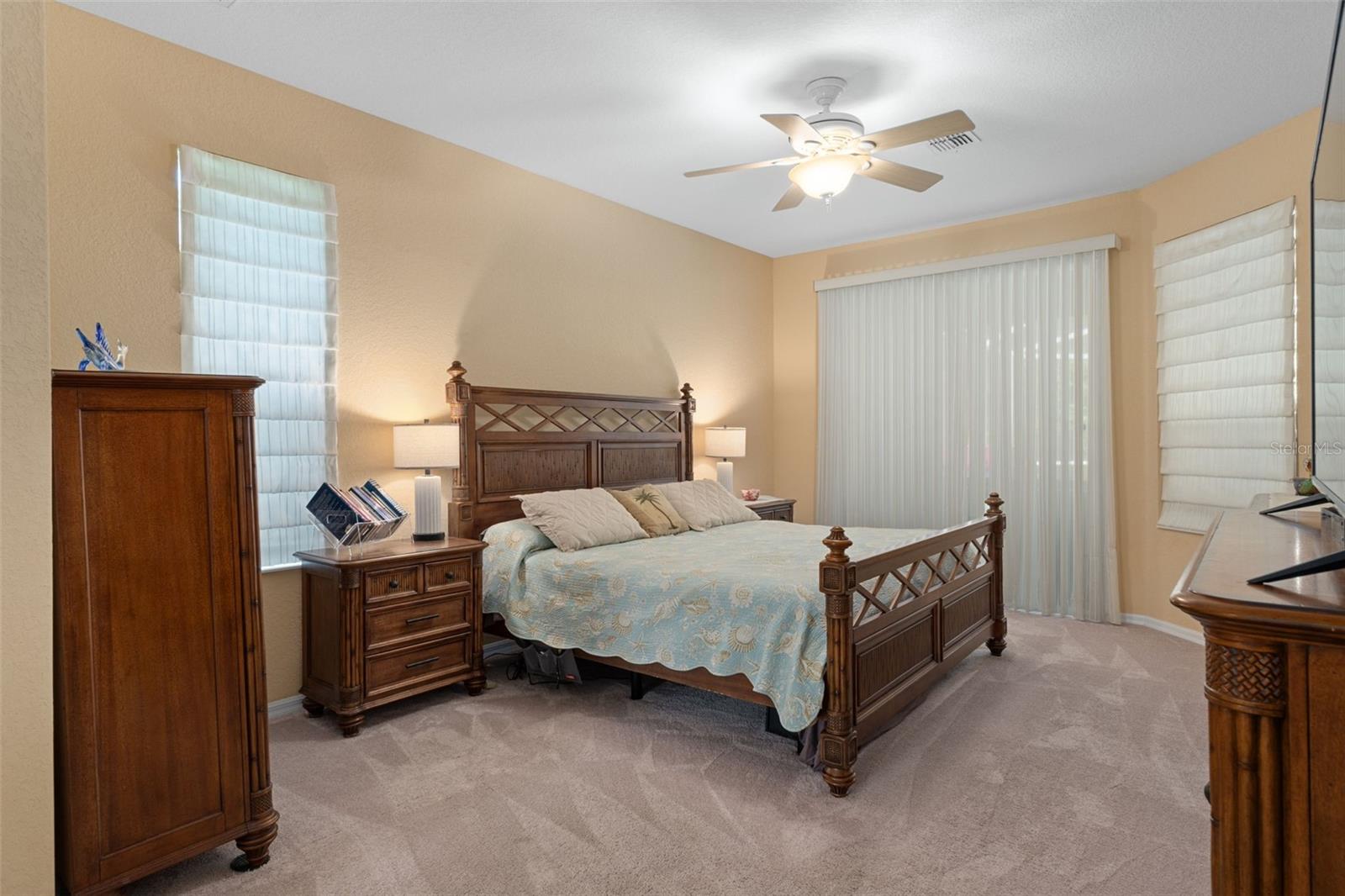 Image 27 of 75 For 102 Whitewood Street