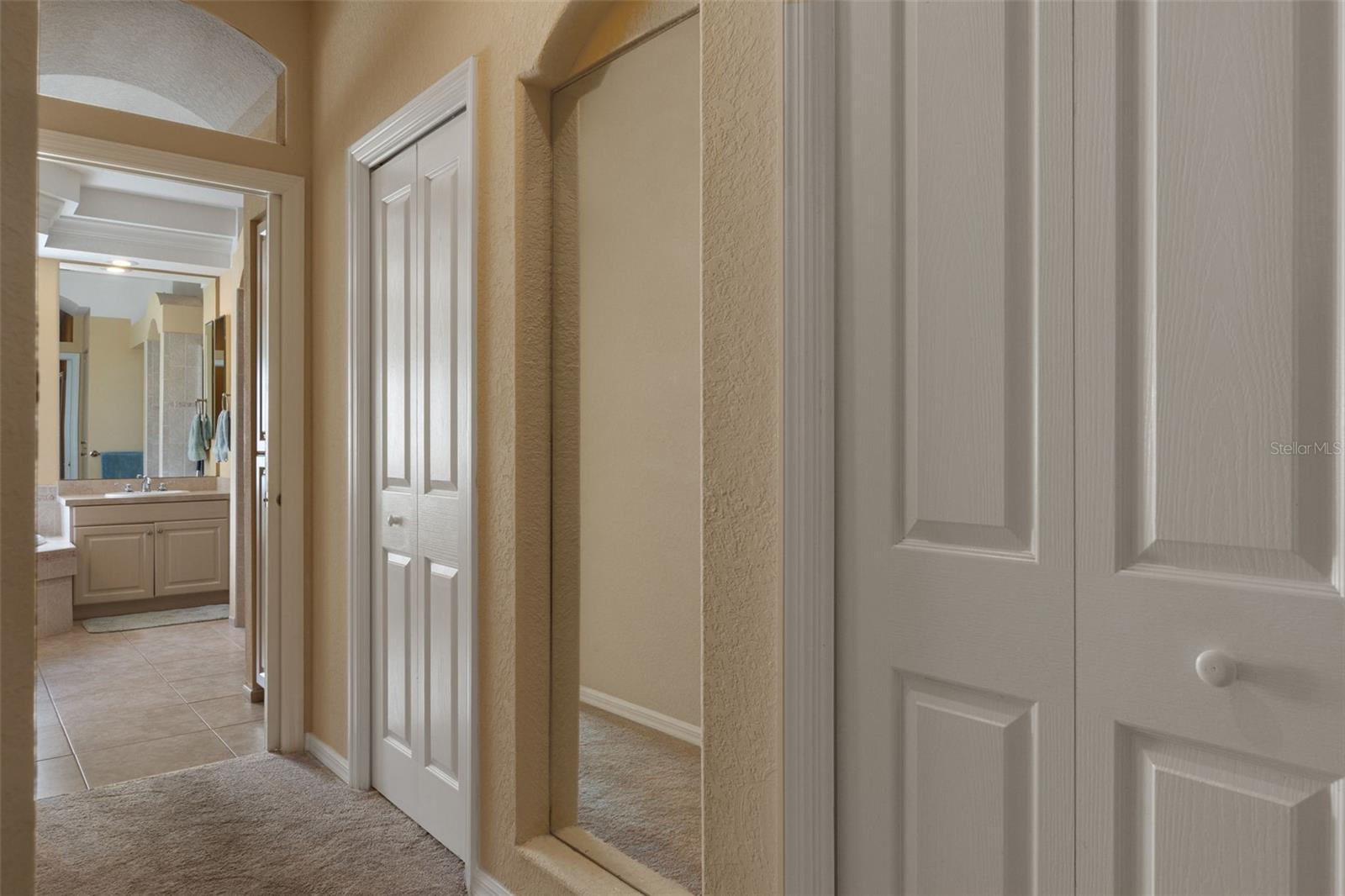 Image 30 of 75 For 102 Whitewood Street