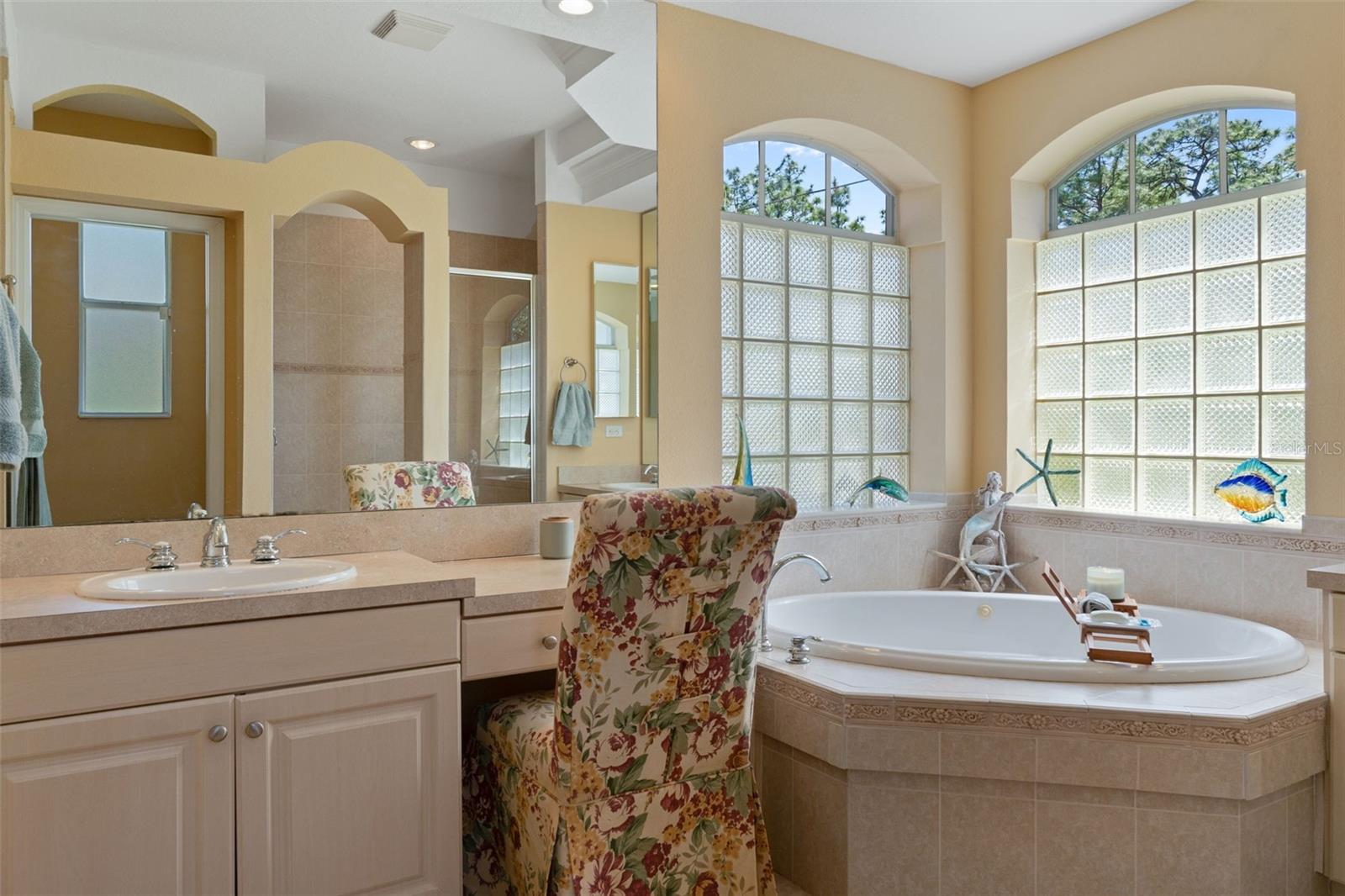 Image 32 of 75 For 102 Whitewood Street