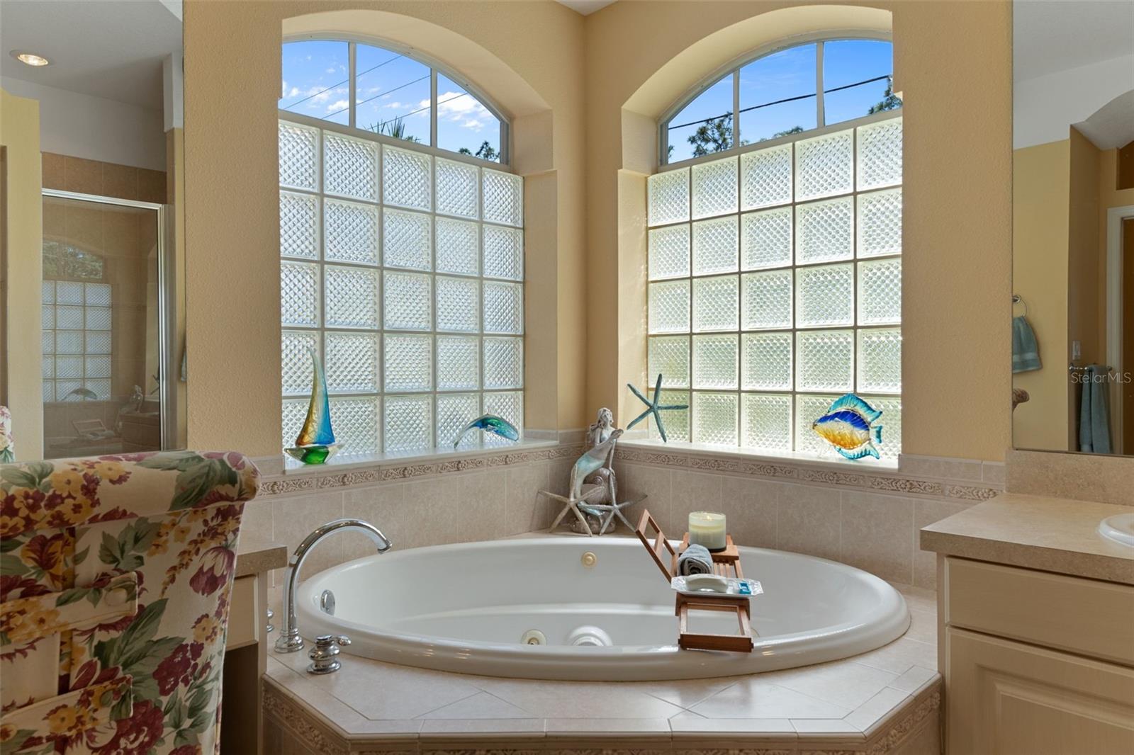 Image 34 of 75 For 102 Whitewood Street