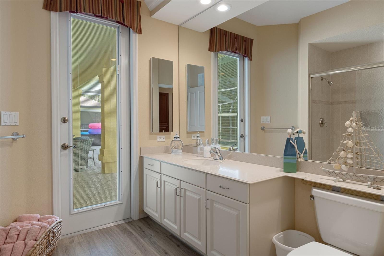 Image 42 of 75 For 102 Whitewood Street