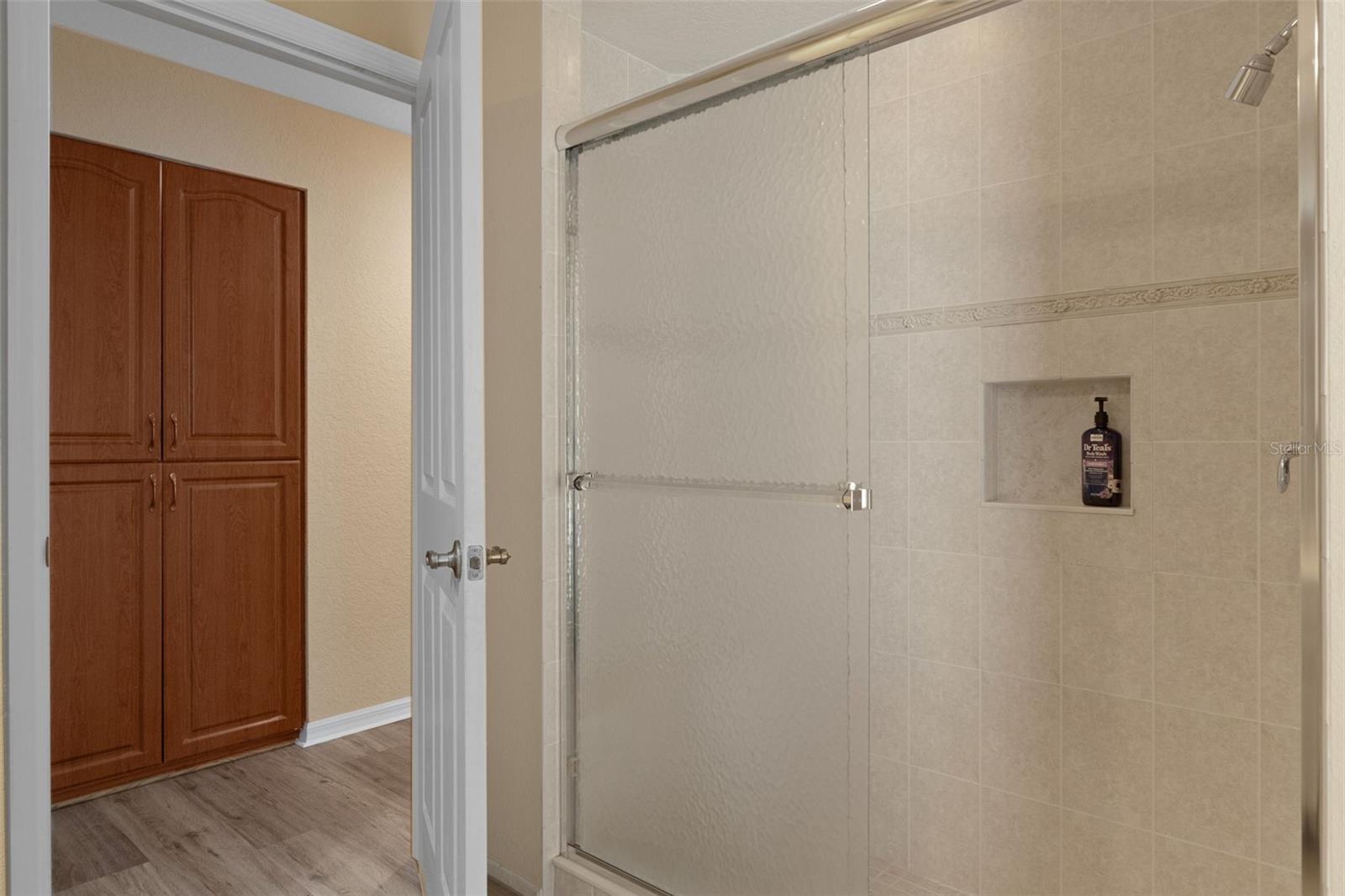 Image 43 of 75 For 102 Whitewood Street