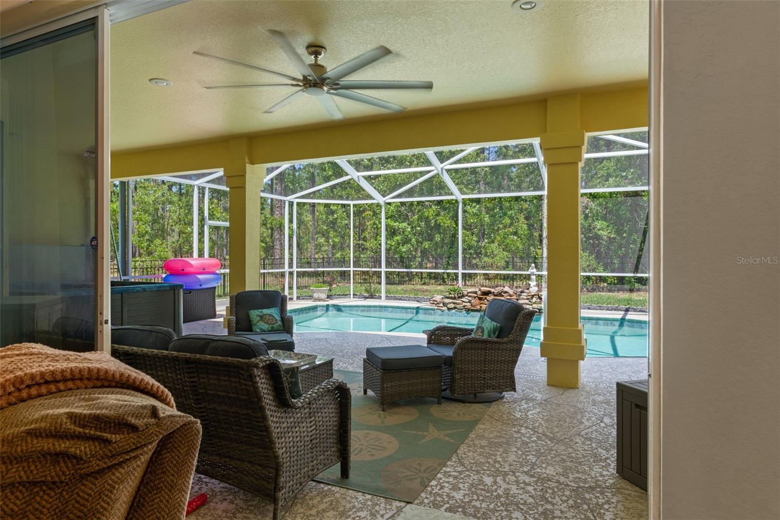 Image 50 of 75 For 102 Whitewood Street