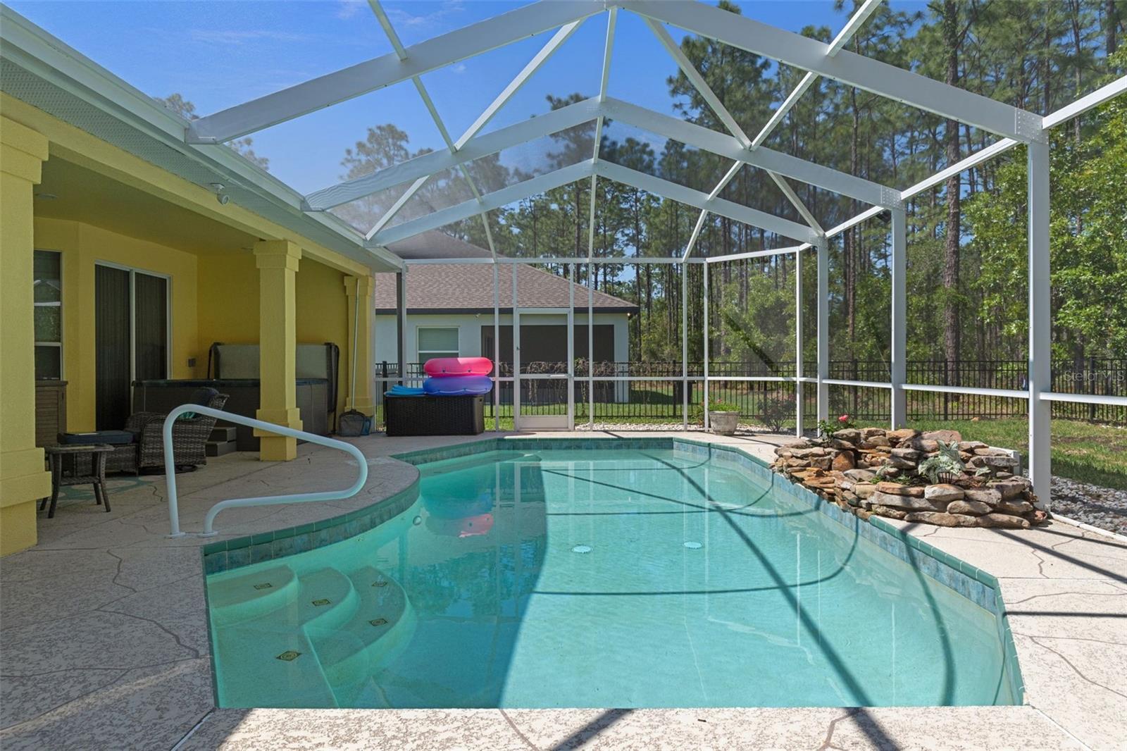 Image 59 of 75 For 102 Whitewood Street