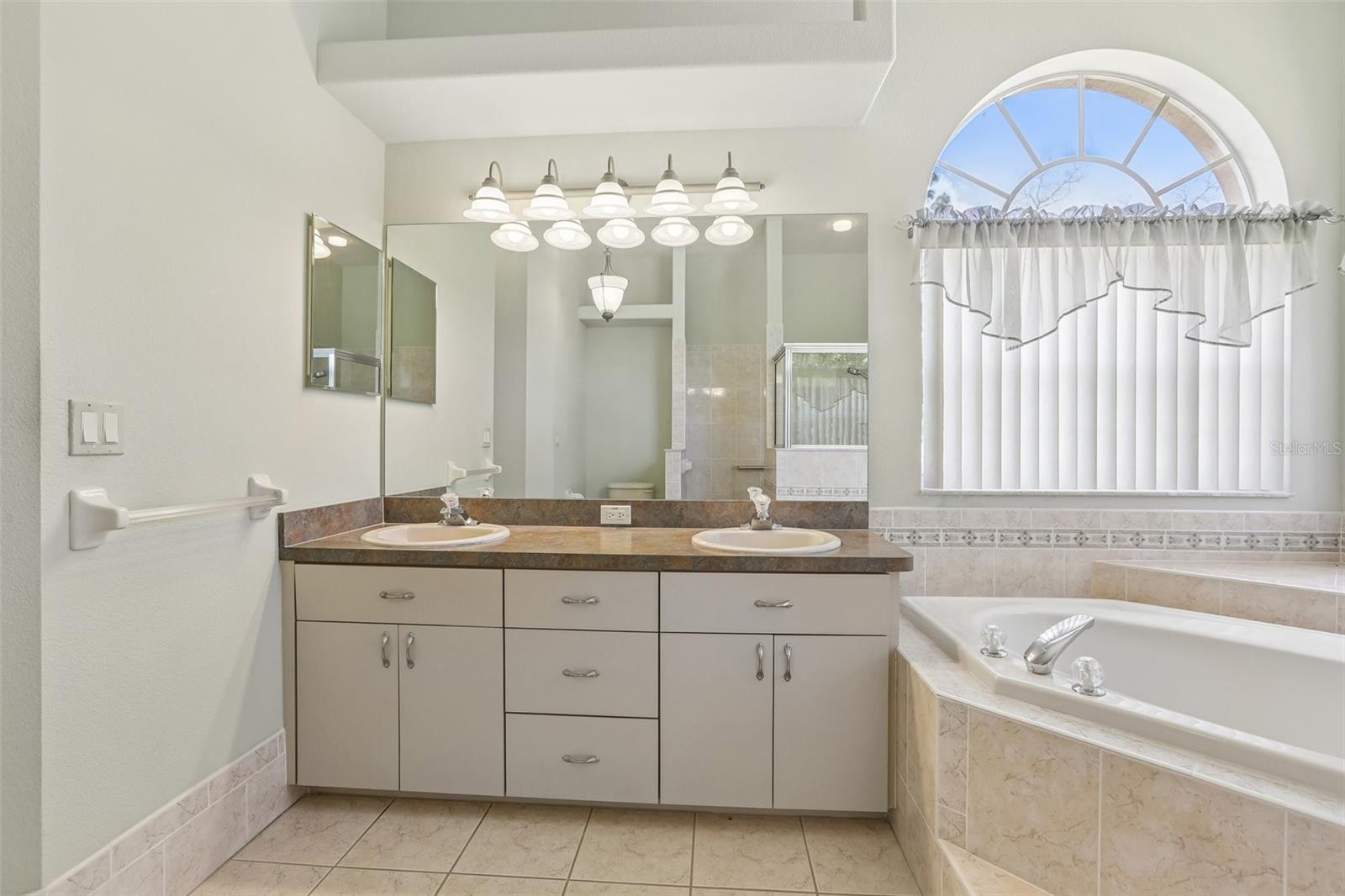 Image 20 of 63 For 13185 Cooper Road