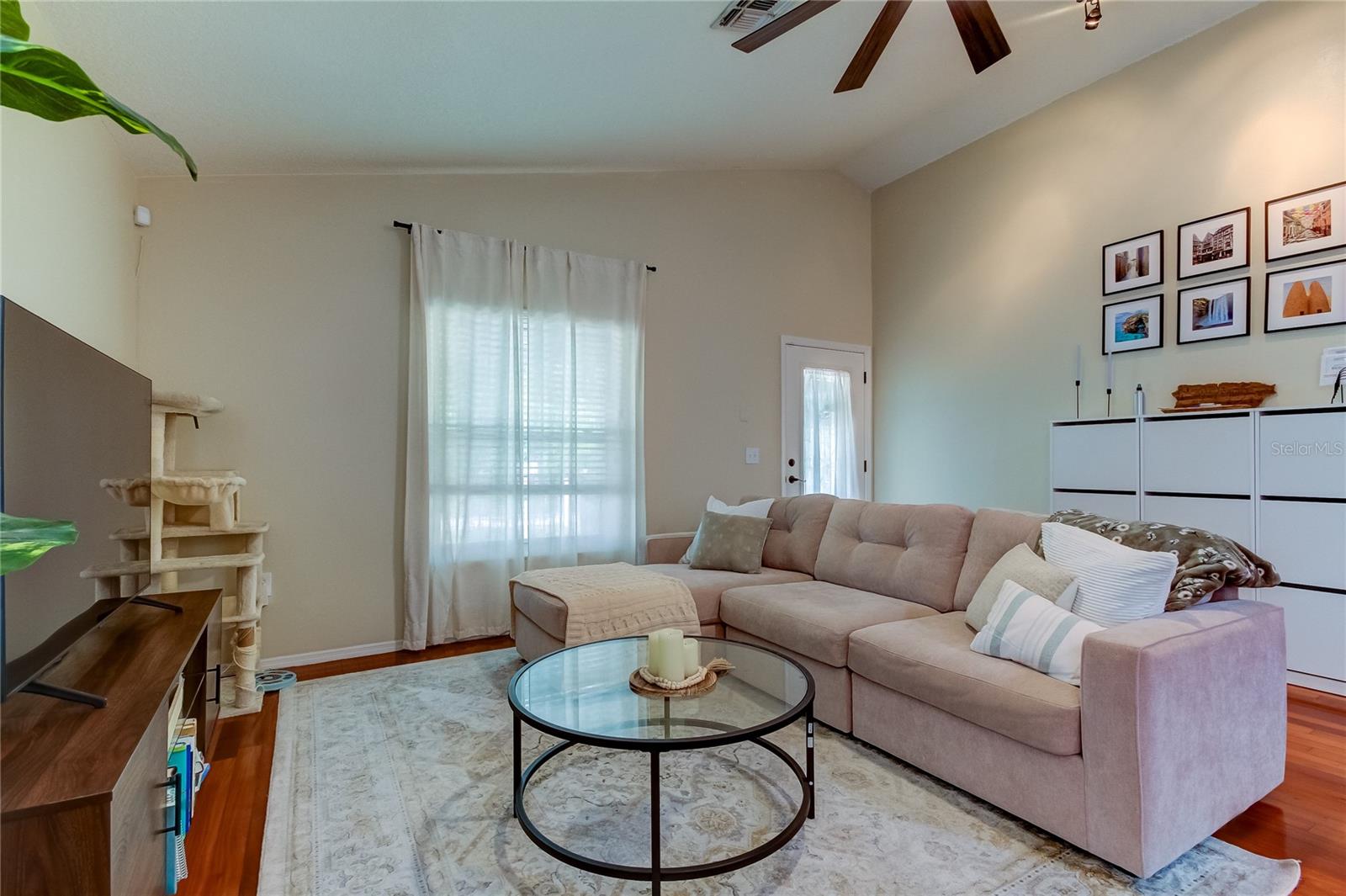 Image 3 of 17 For 7214 Desoto Street