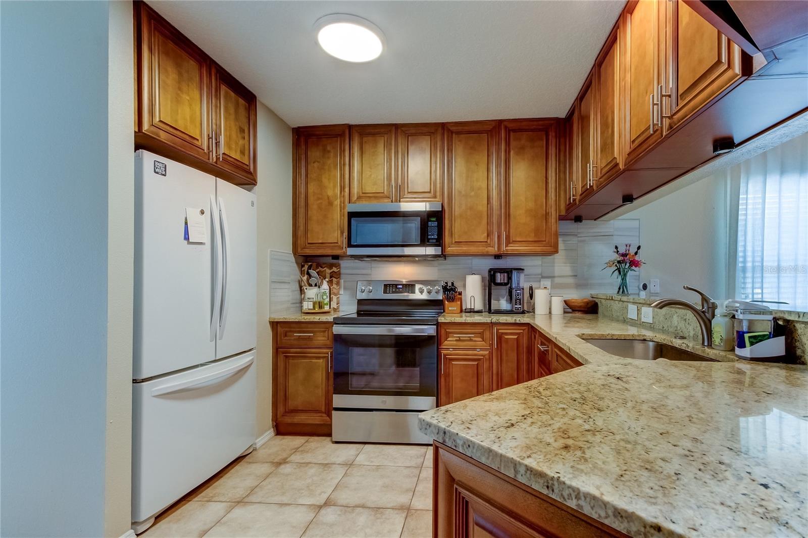 Image 4 of 17 For 7214 Desoto Street