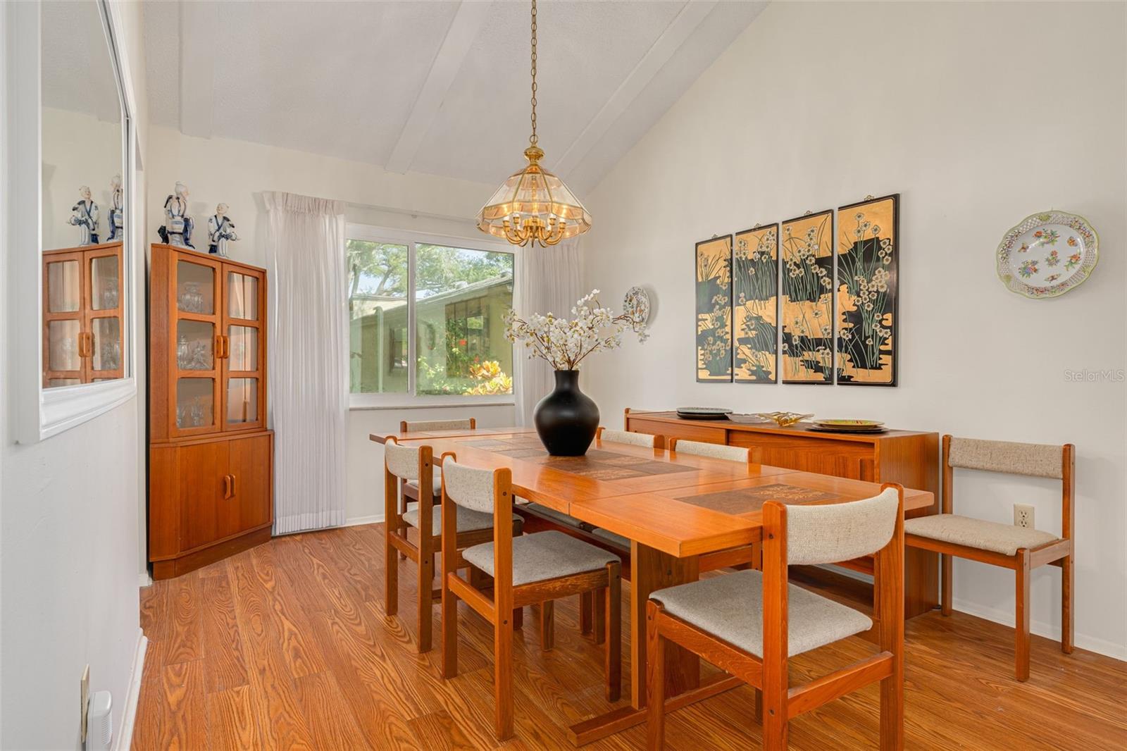 Image 12 of 34 For 2101 Sunset Point Road 1305