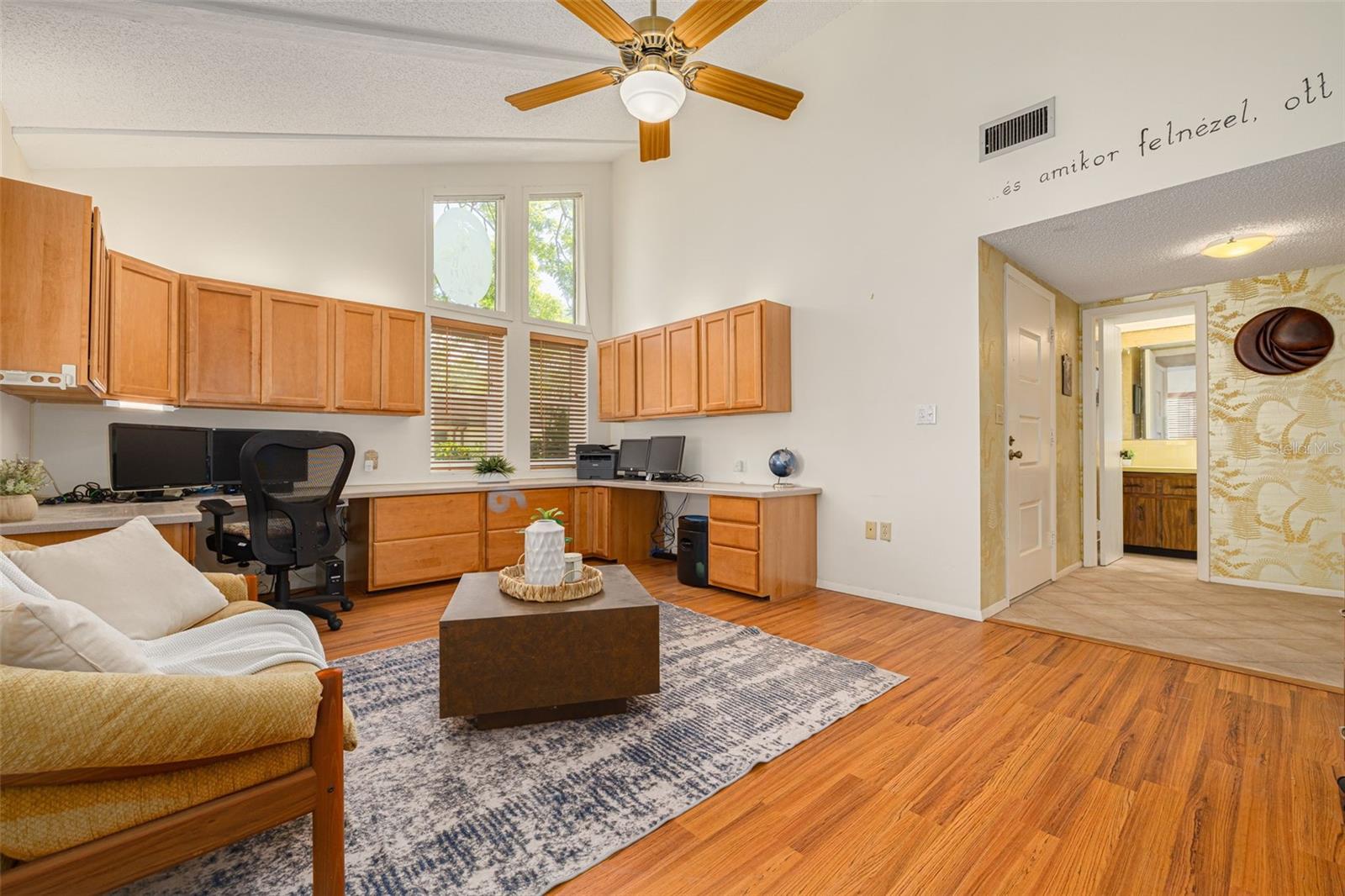 Image 15 of 34 For 2101 Sunset Point Road 1305