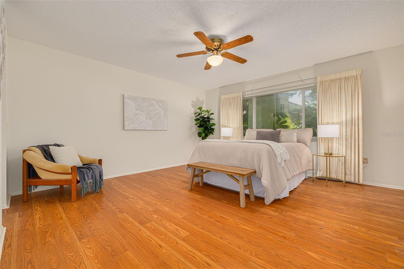 Image 17 of 34 For 2101 Sunset Point Road 1305