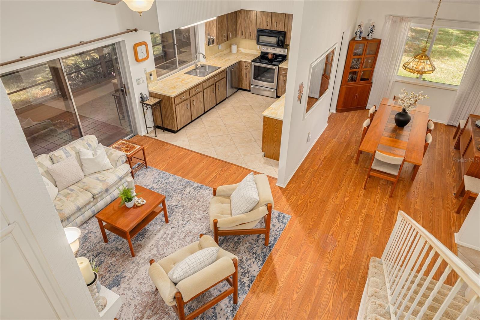 Image 21 of 34 For 2101 Sunset Point Road 1305