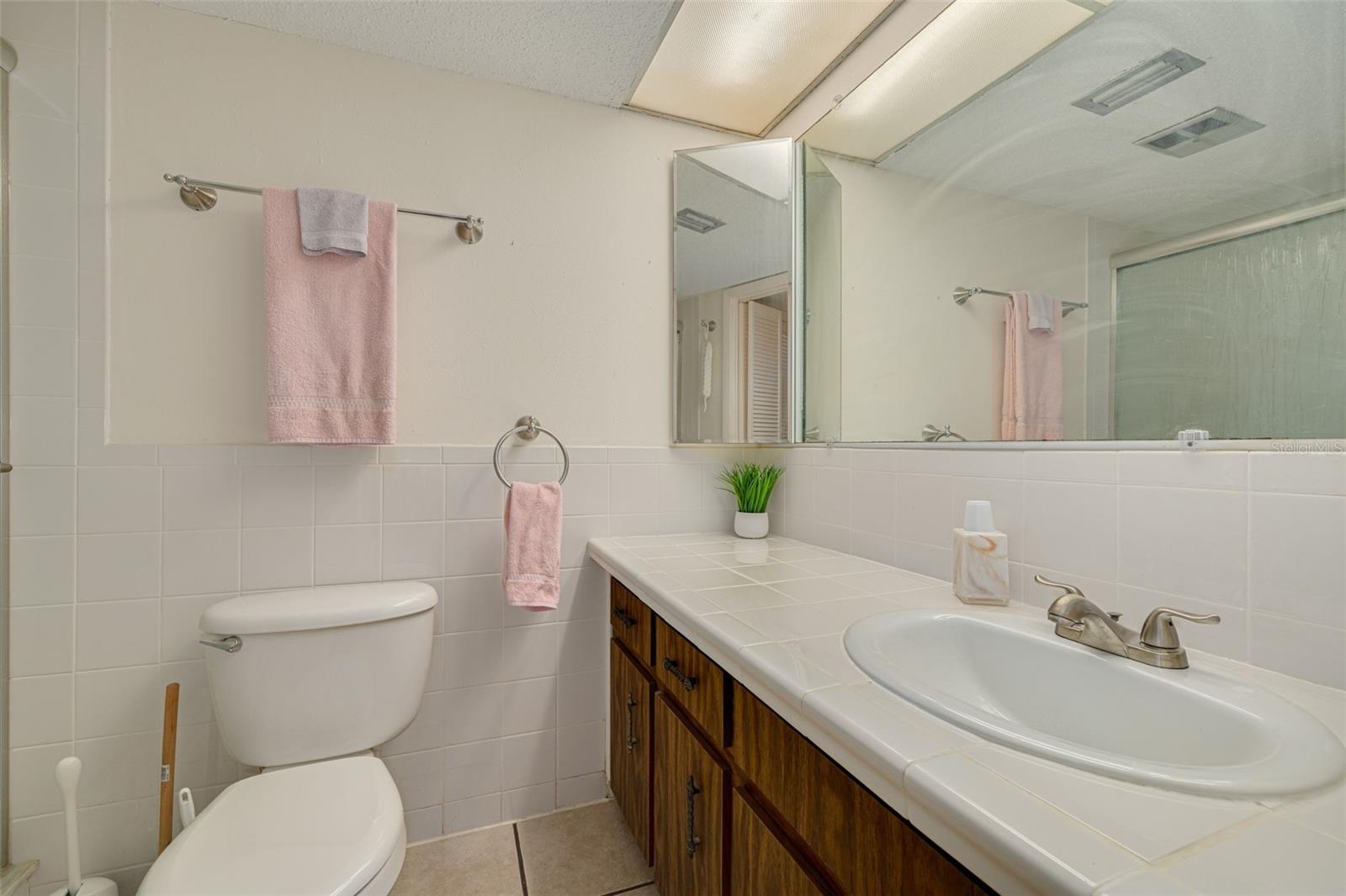 Image 25 of 34 For 2101 Sunset Point Road 1305