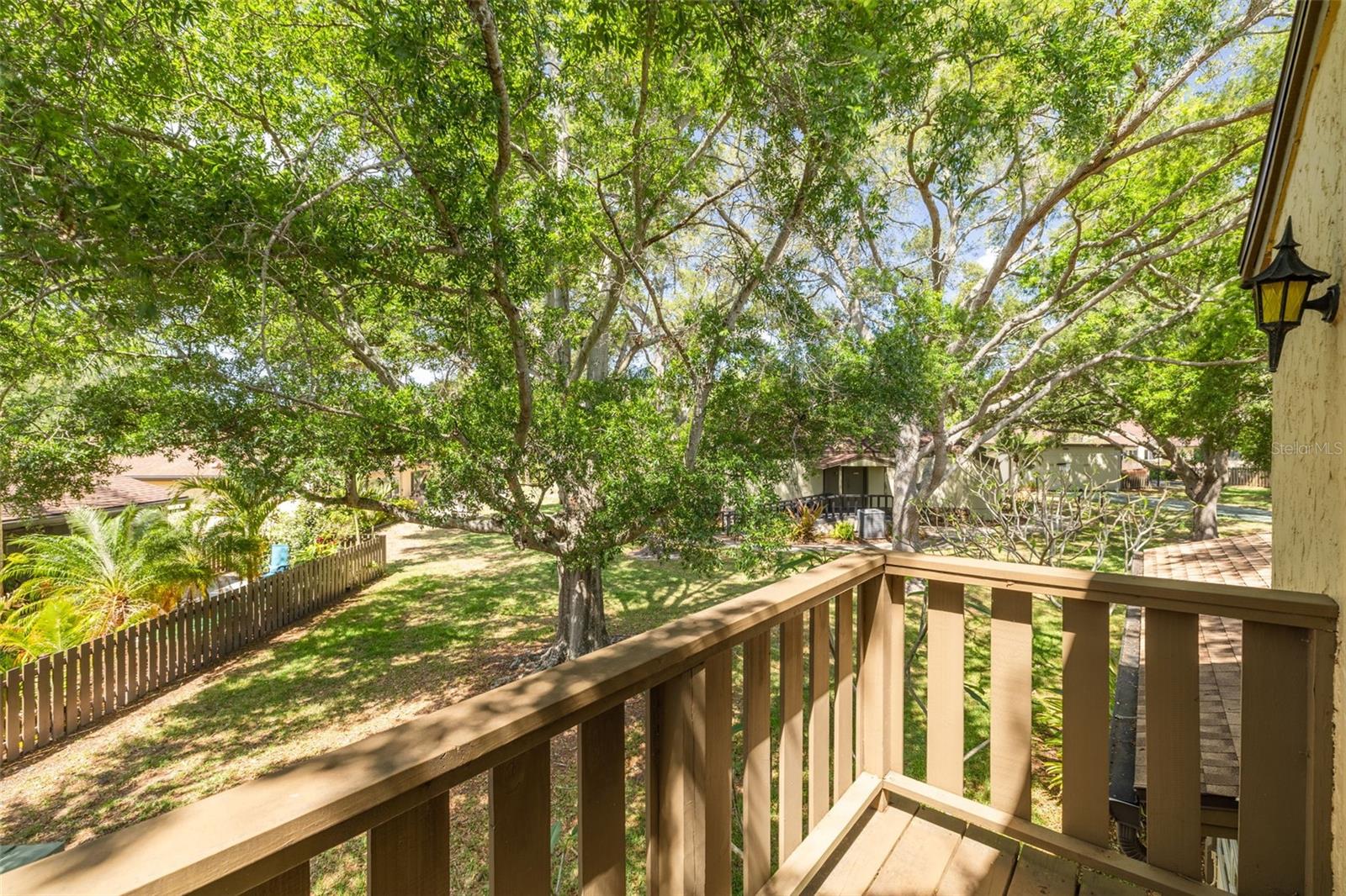 Image 27 of 34 For 2101 Sunset Point Road 1305