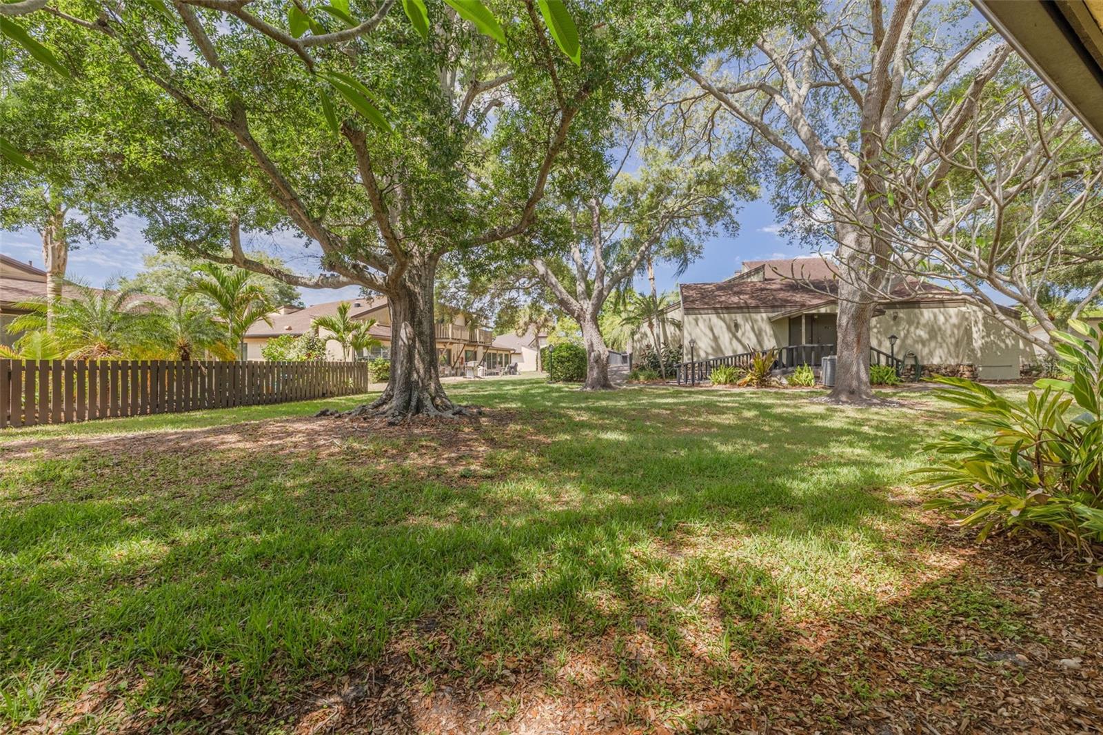 Image 28 of 34 For 2101 Sunset Point Road 1305