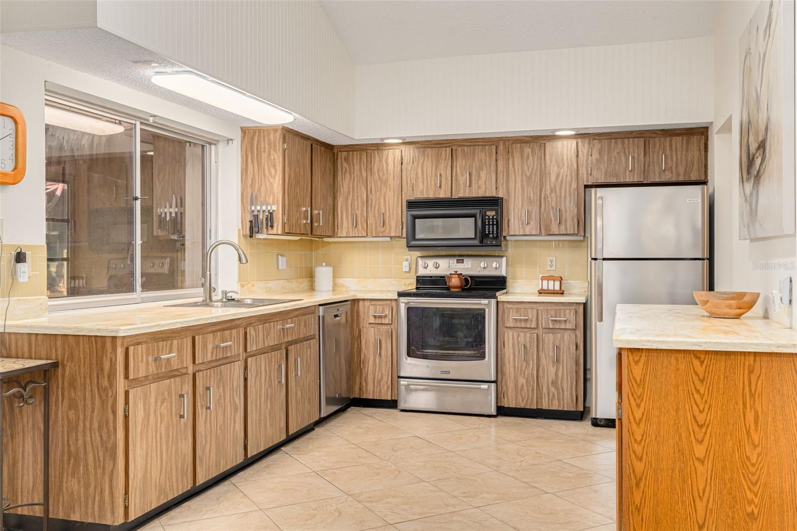 Image 7 of 34 For 2101 Sunset Point Road 1305