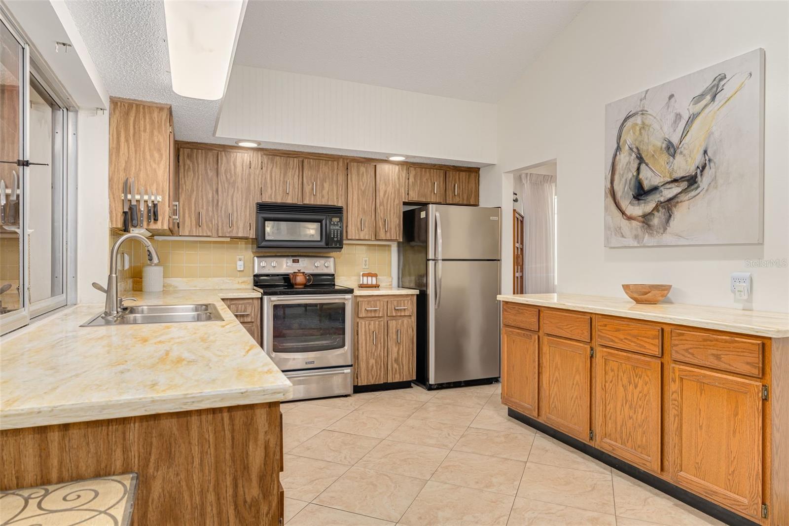 Image 8 of 34 For 2101 Sunset Point Road 1305