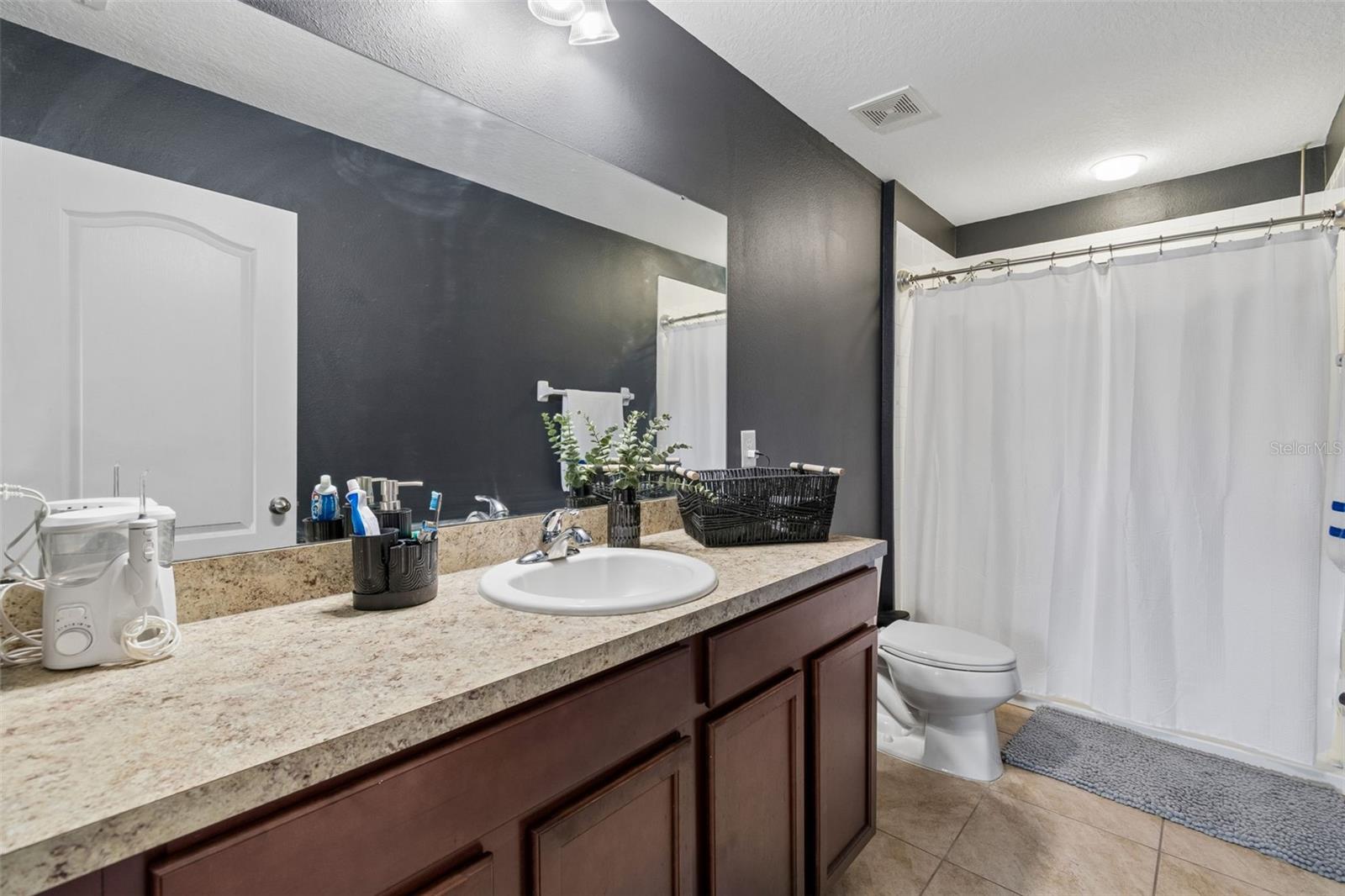 Image 26 of 57 For 11926 Grand Kempston Drive