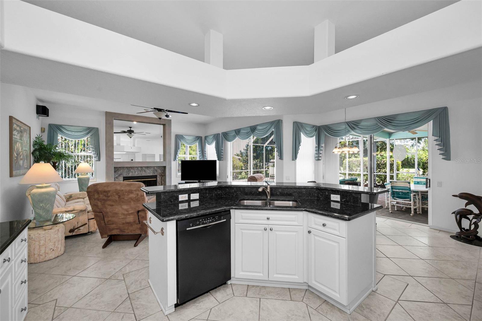 Image 18 of 56 For 3423 Foxhall Drive