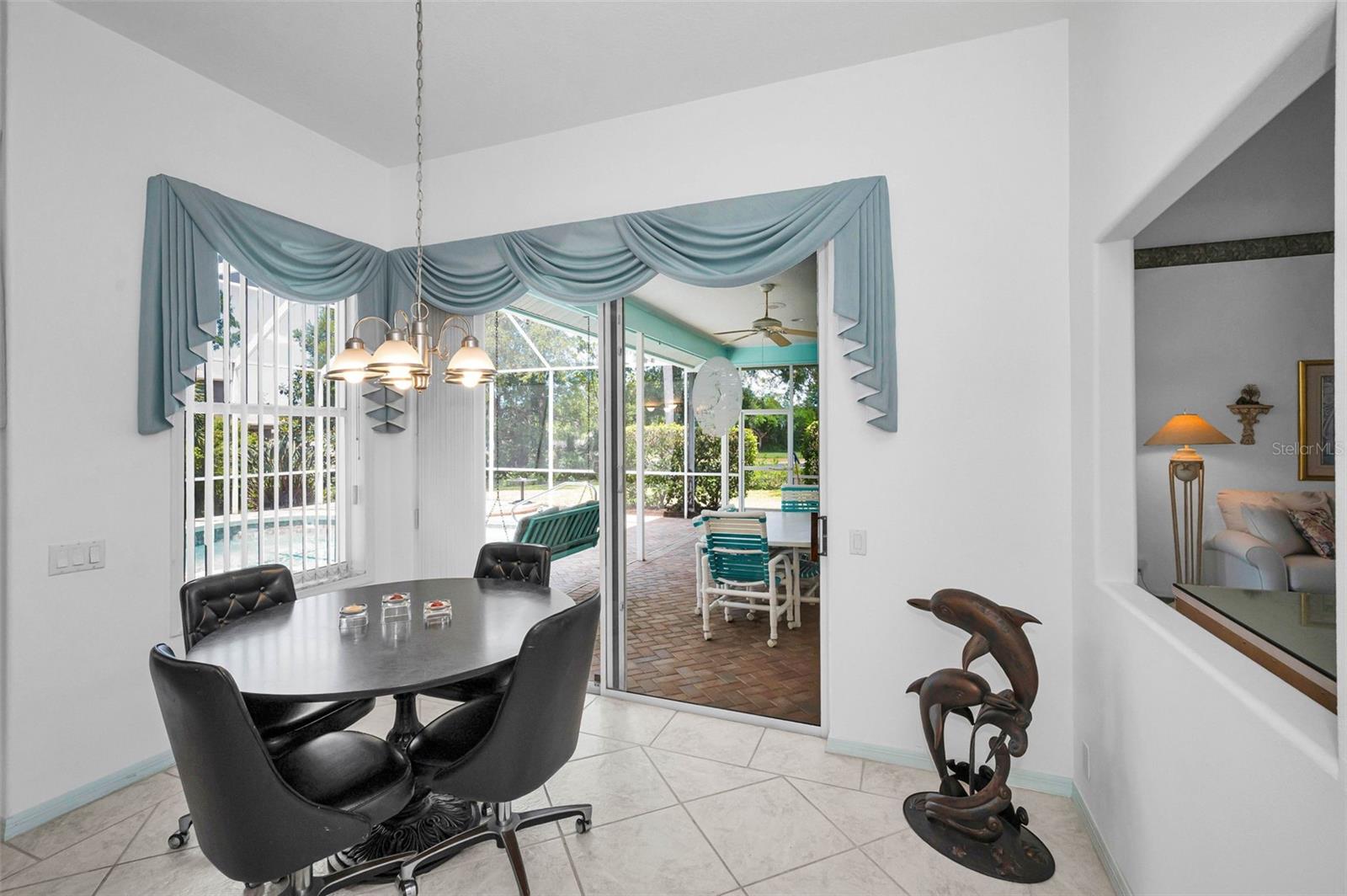 Image 19 of 56 For 3423 Foxhall Drive