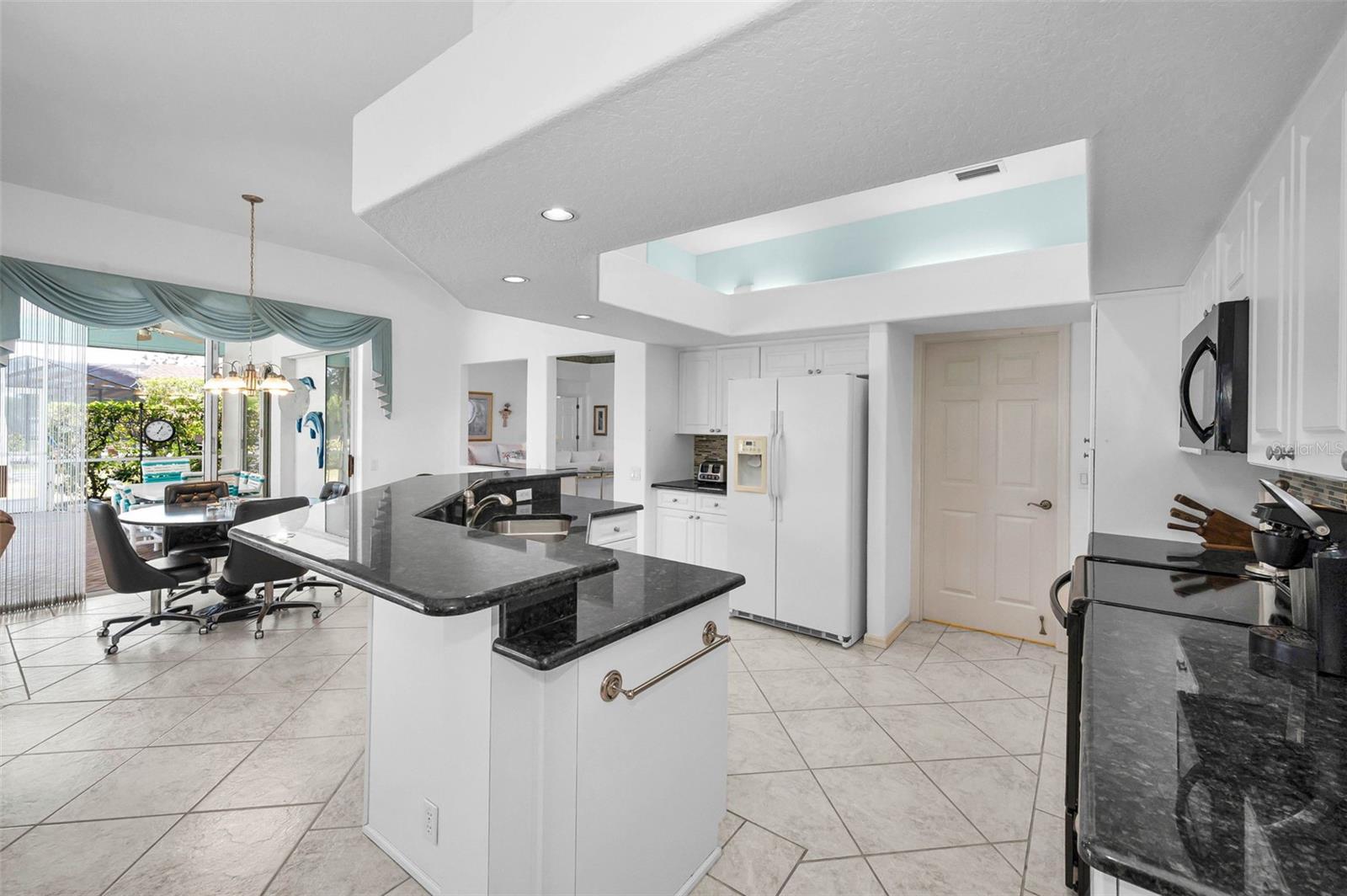 Image 22 of 56 For 3423 Foxhall Drive