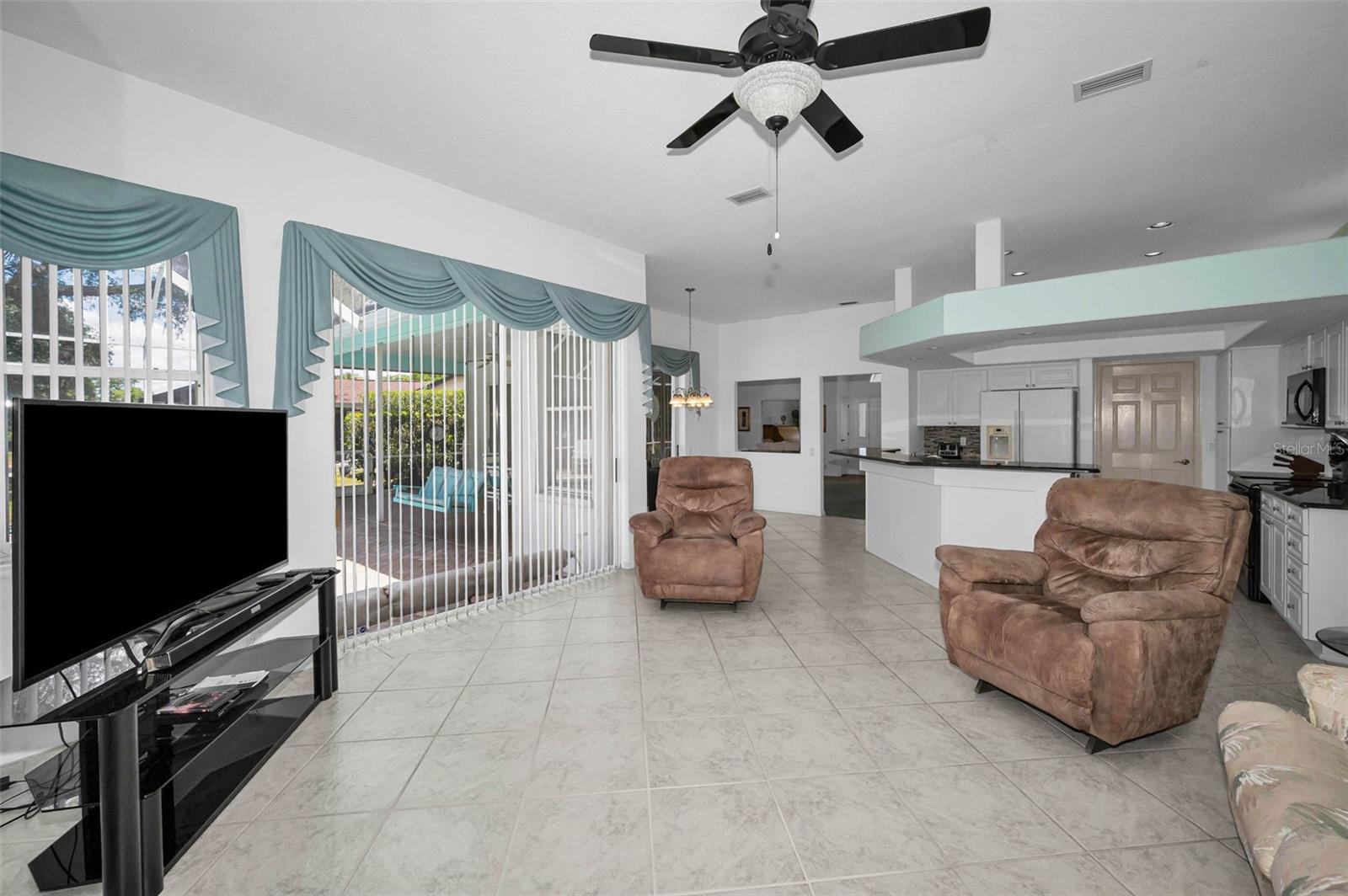 Image 24 of 56 For 3423 Foxhall Drive