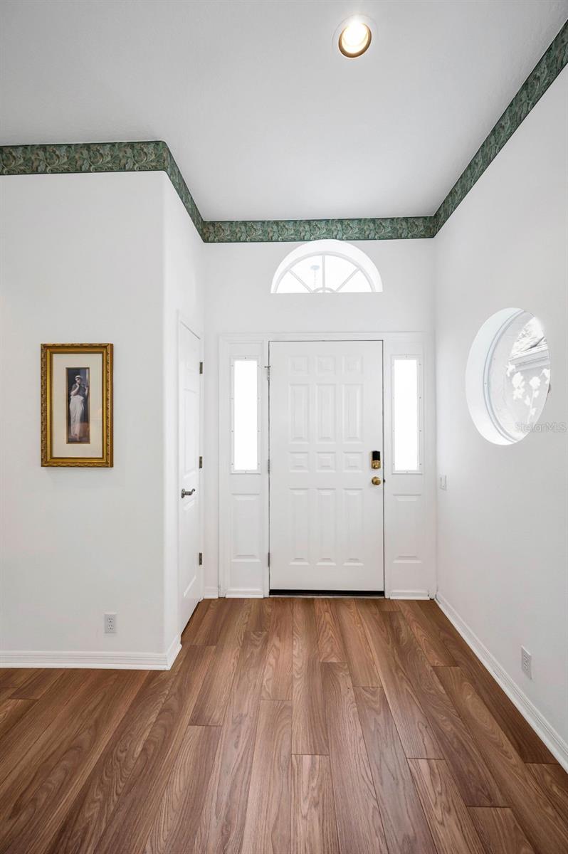 Image 7 of 56 For 3423 Foxhall Drive