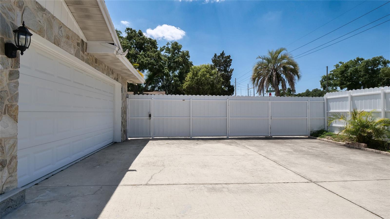 Image 41 of 57 For 1307 Normandy Circle